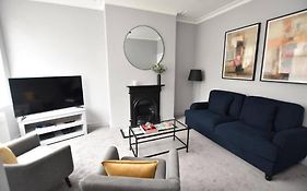 Queen Liz Holiday Home Leeds (west Yorkshire)  United Kingdom